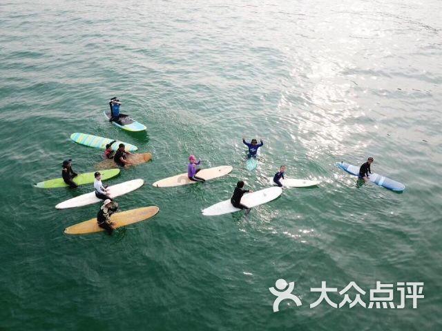 门套,门,窗框是沙比利色,地砖是白色,墙面刷什么颜色的漆,比较协调啊?知识星球,深度分享与交流